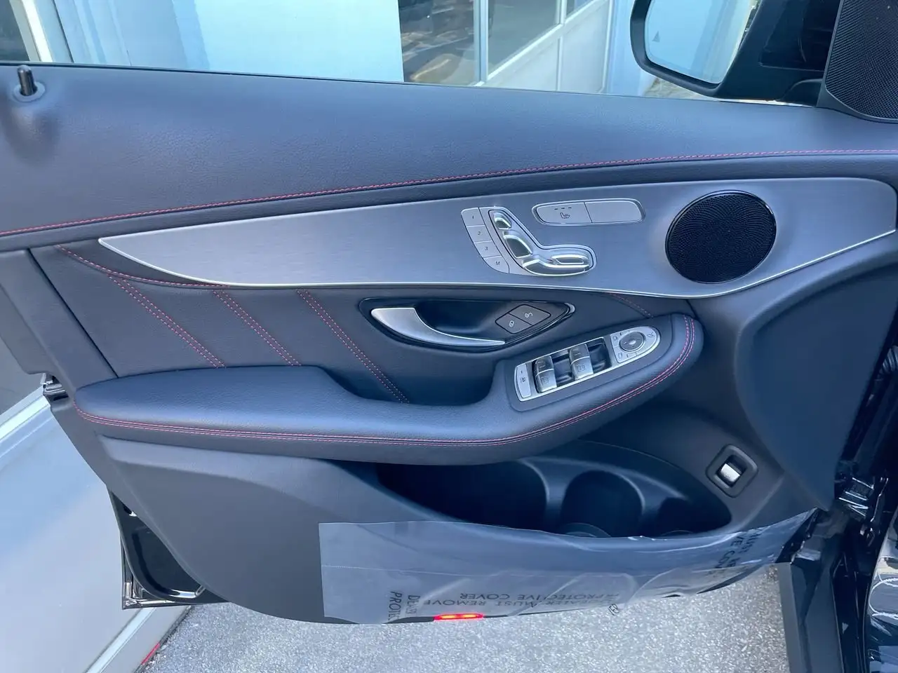 Mercedes-Benz GLC снимка Mercedes-Benz GLC