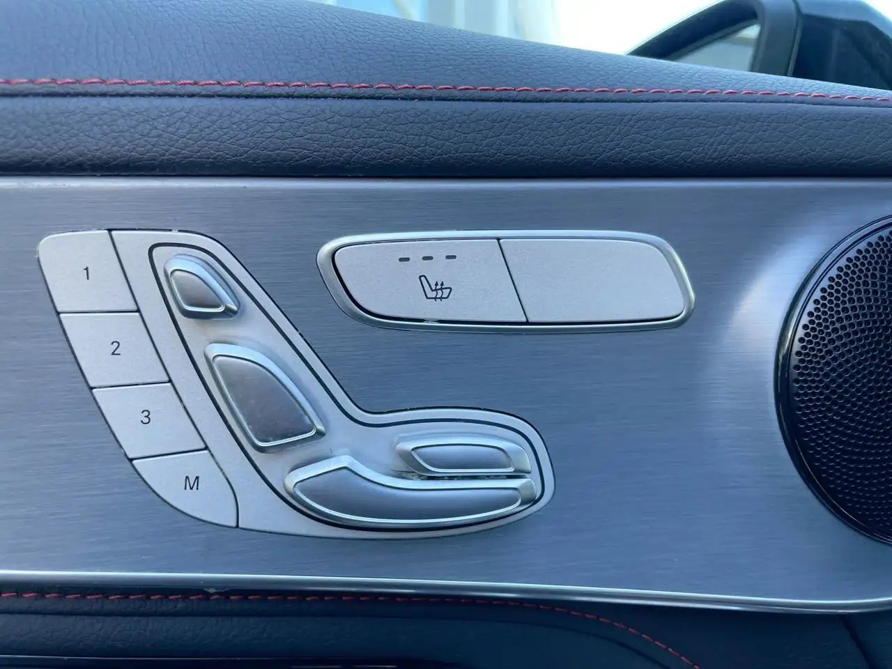 Mercedes-Benz GLC снимка Mercedes-Benz GLC