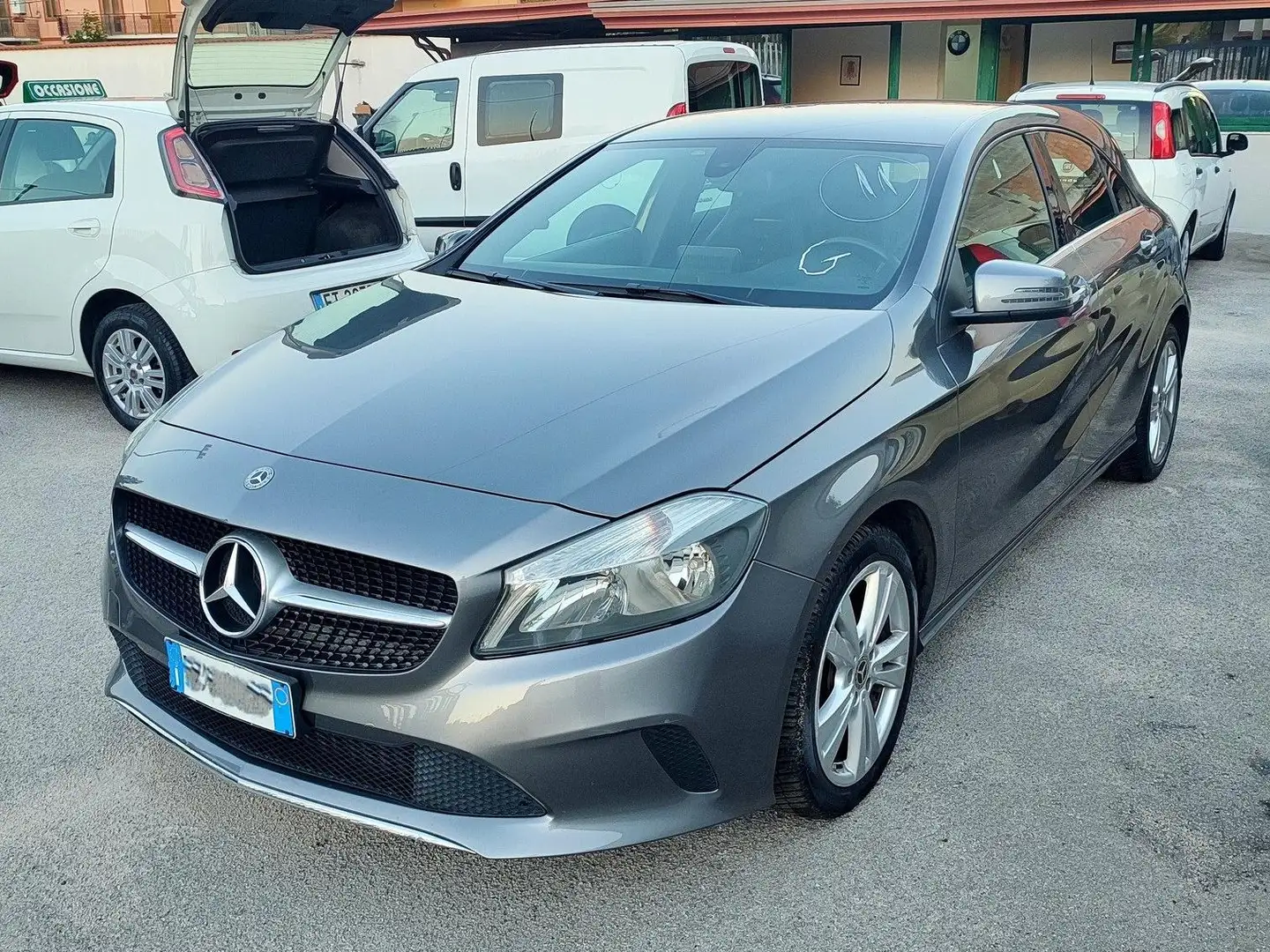 Mercedes-Benz A 180 d Business Grigio - 1