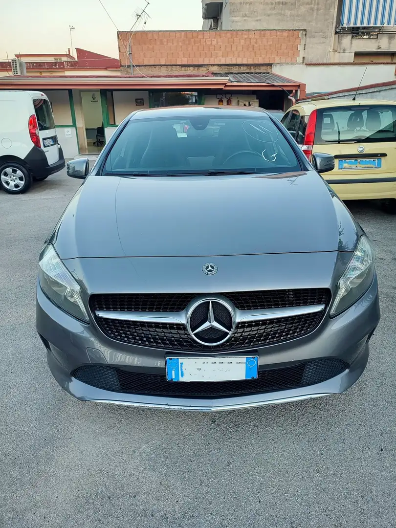 Mercedes-Benz A 180 d Business Grigio - 2