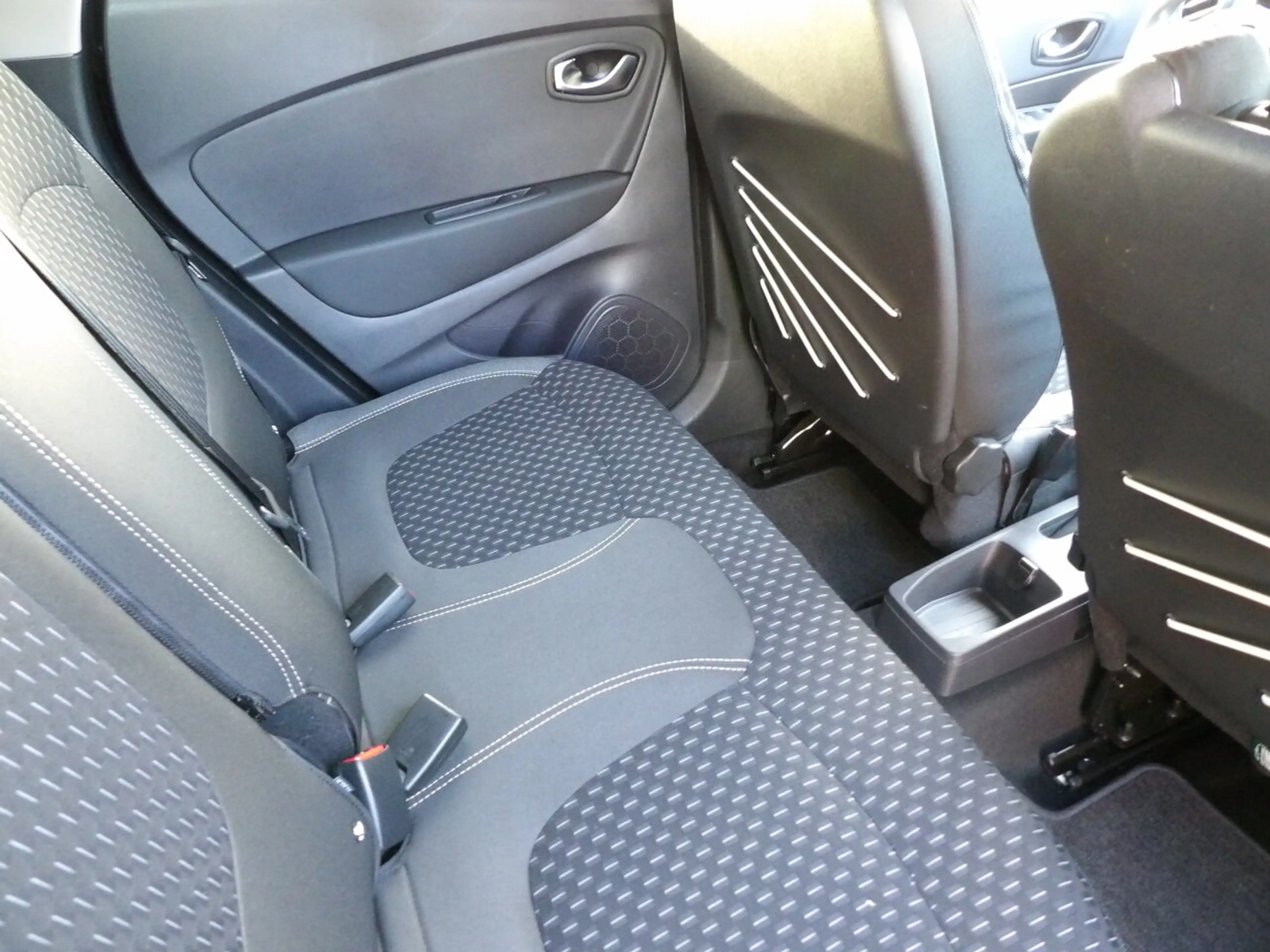 Renault Captur Intens TCe 120 EDC — photo 6