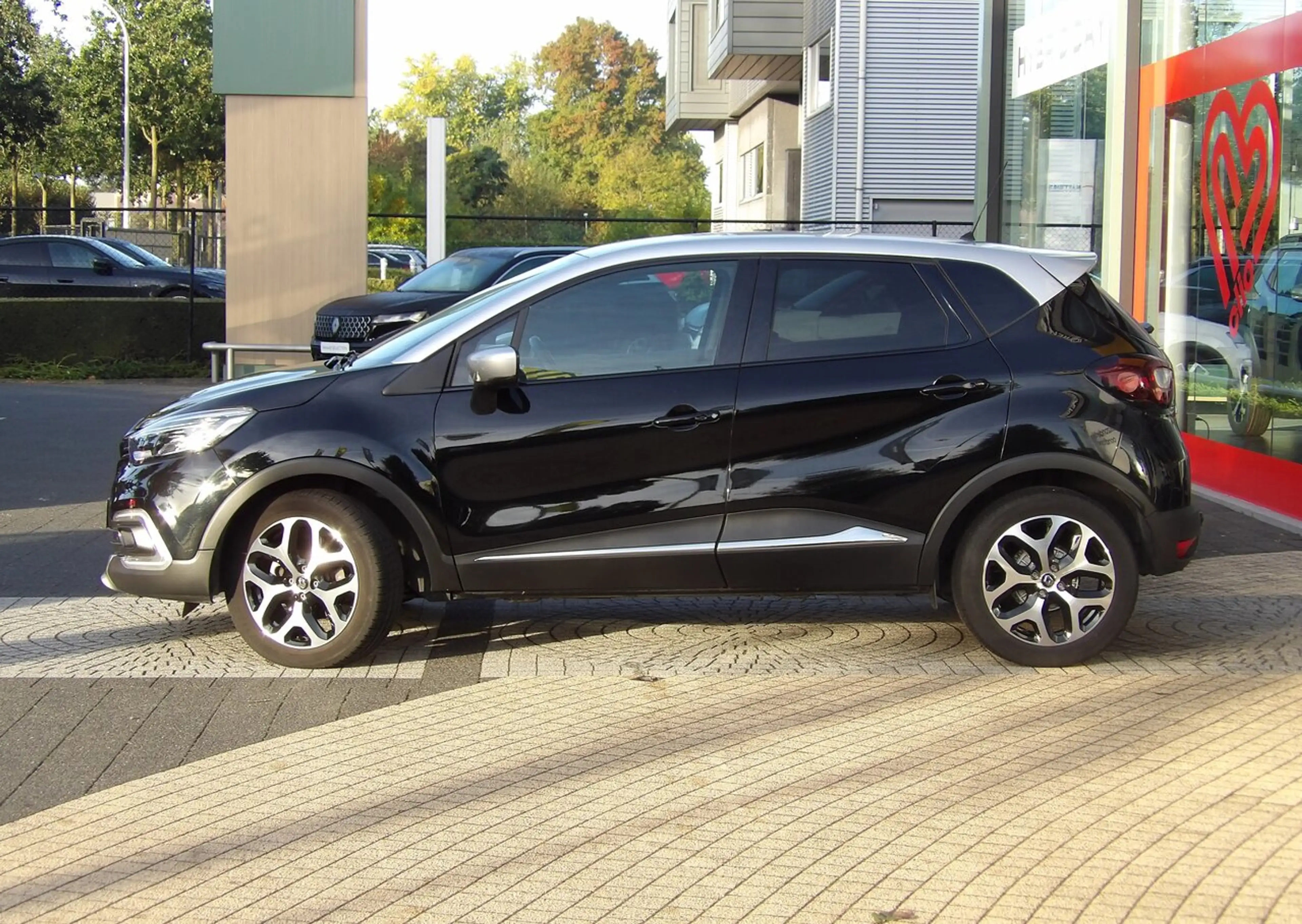 Renault Captur Intens TCe 120 EDC — photo 3