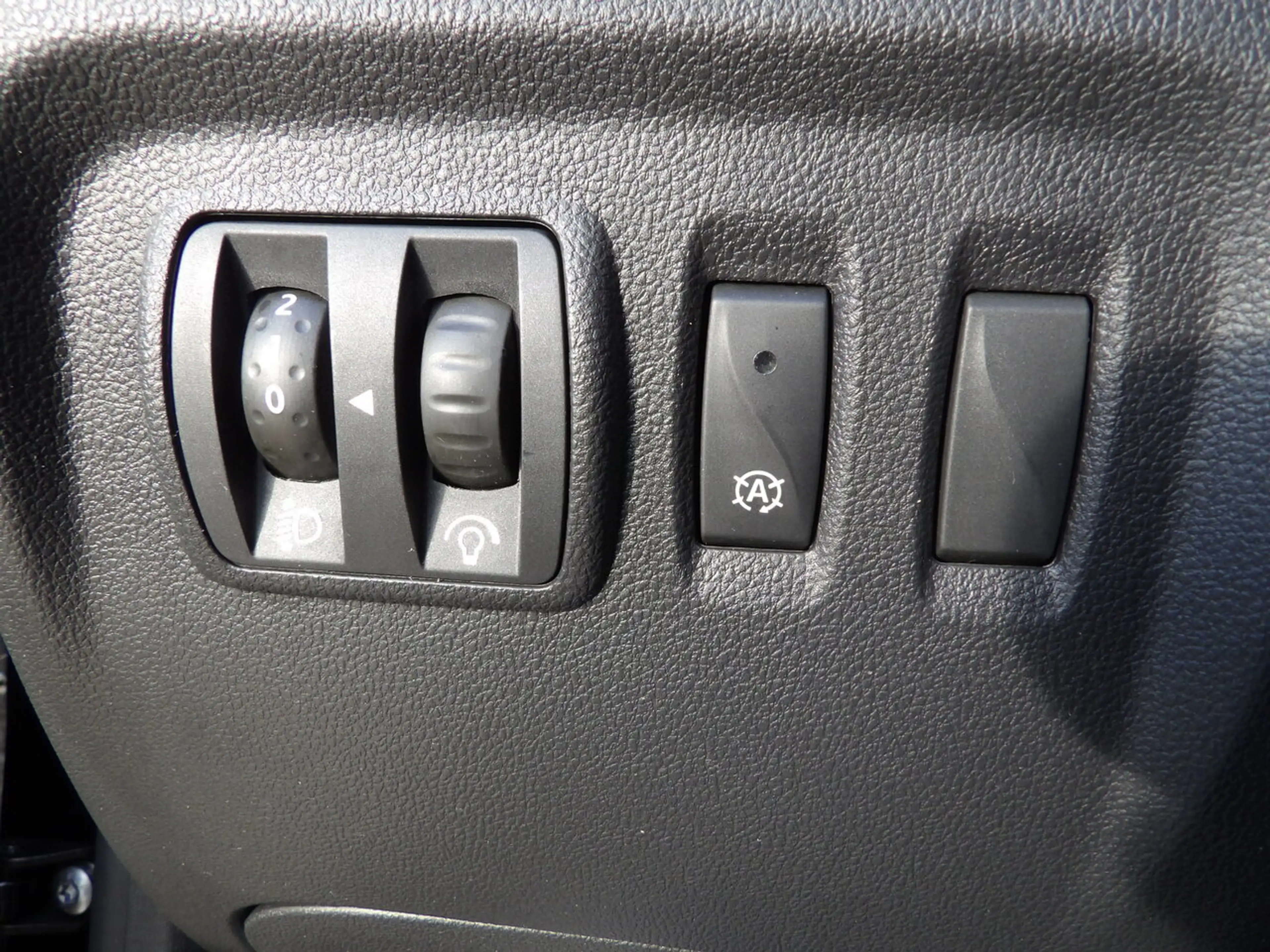 Renault Captur Intens TCe 120 EDC — photo 15
