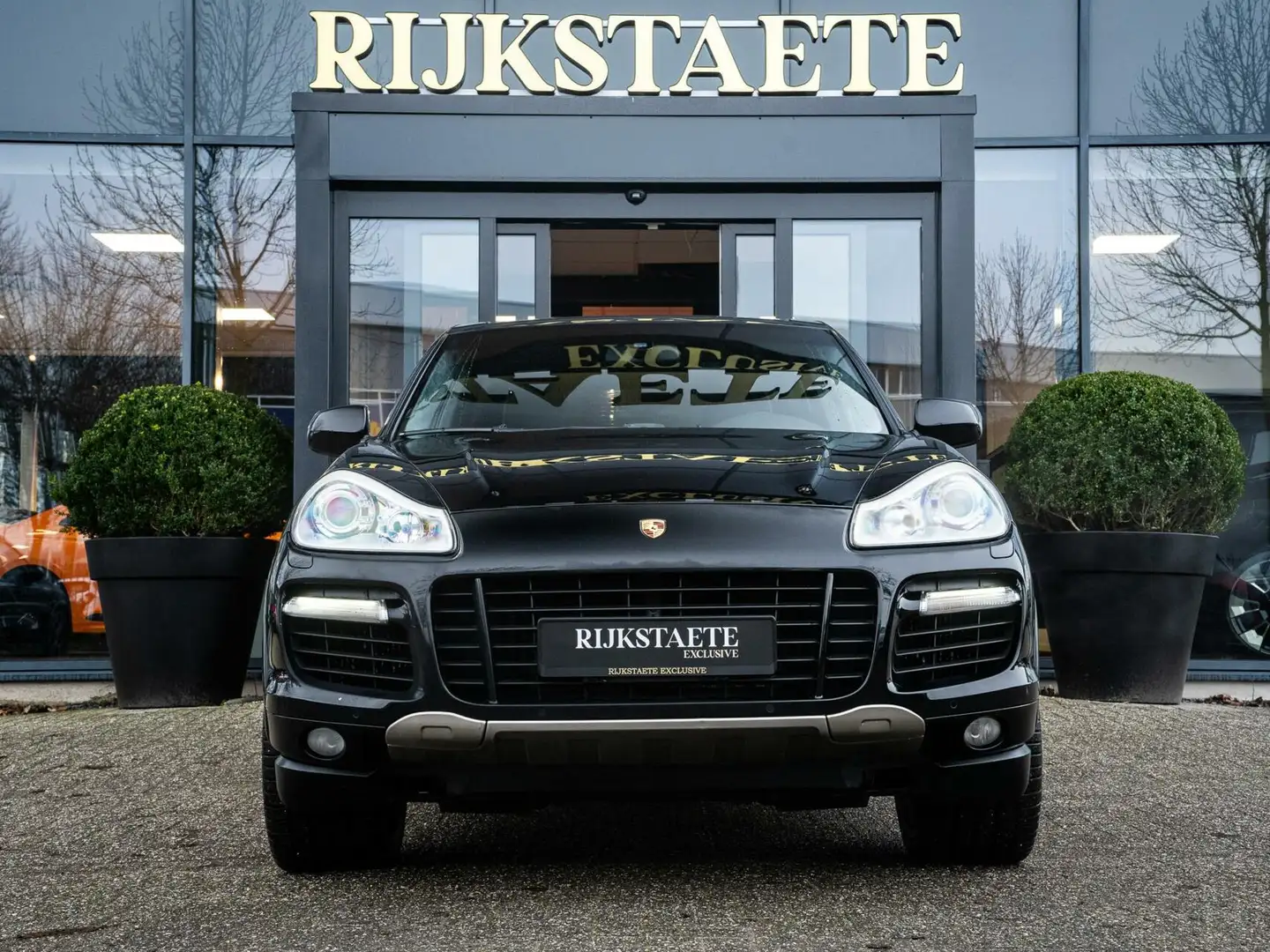 Porsche Cayenne 4.8 Turbo|PANO|SPORT CHRONO|BOSE|LUCHTV.|21' Zwart - 2
