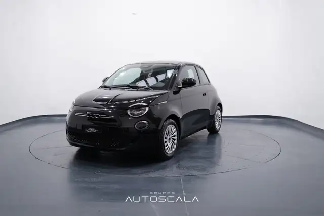Fiat 500e Action Berlina 43 kWh pacchetto Tech