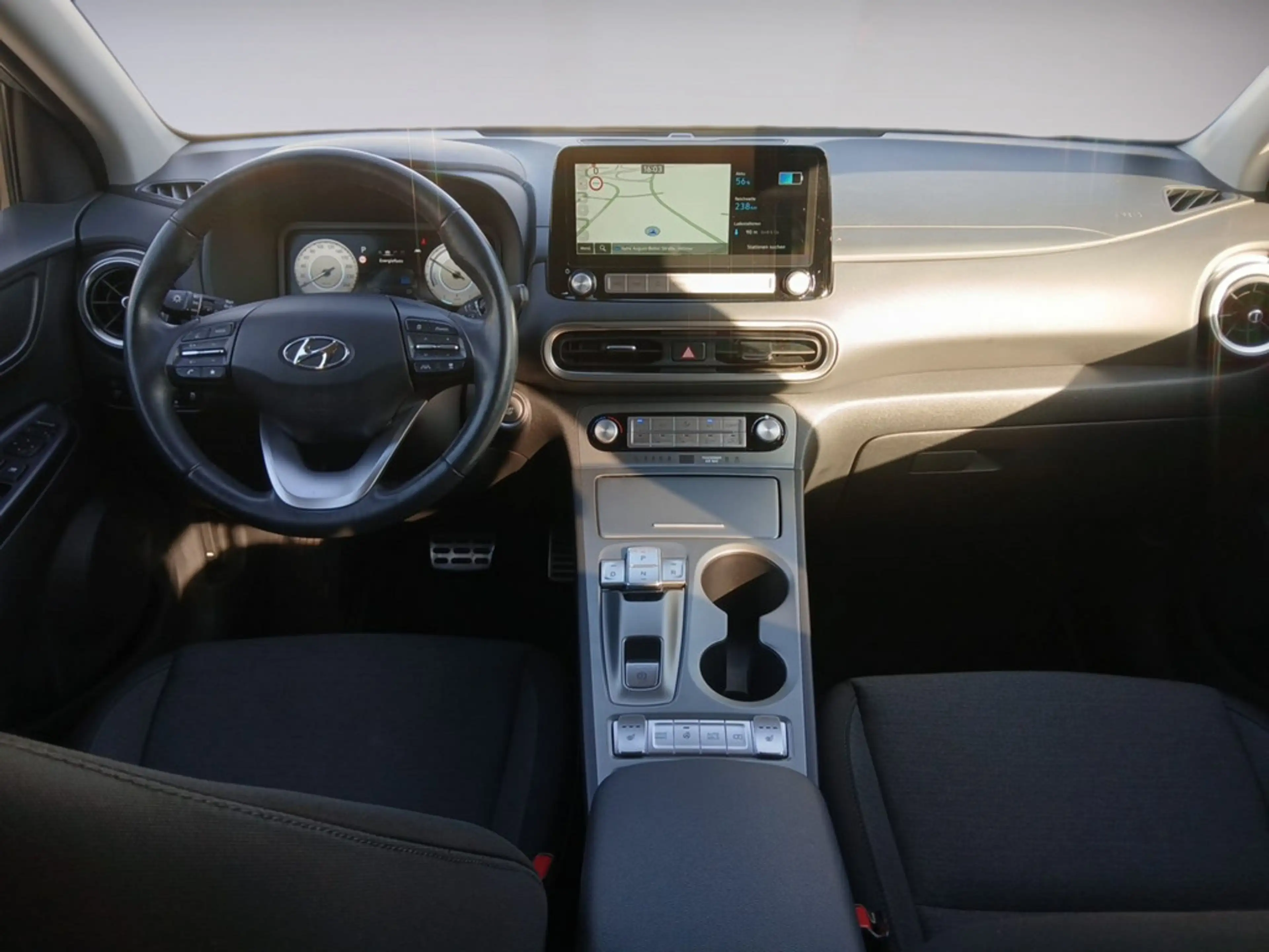 Hyundai KONA Trend Elektro 64kWh NAVI ACC FACEL. LED — photo 12