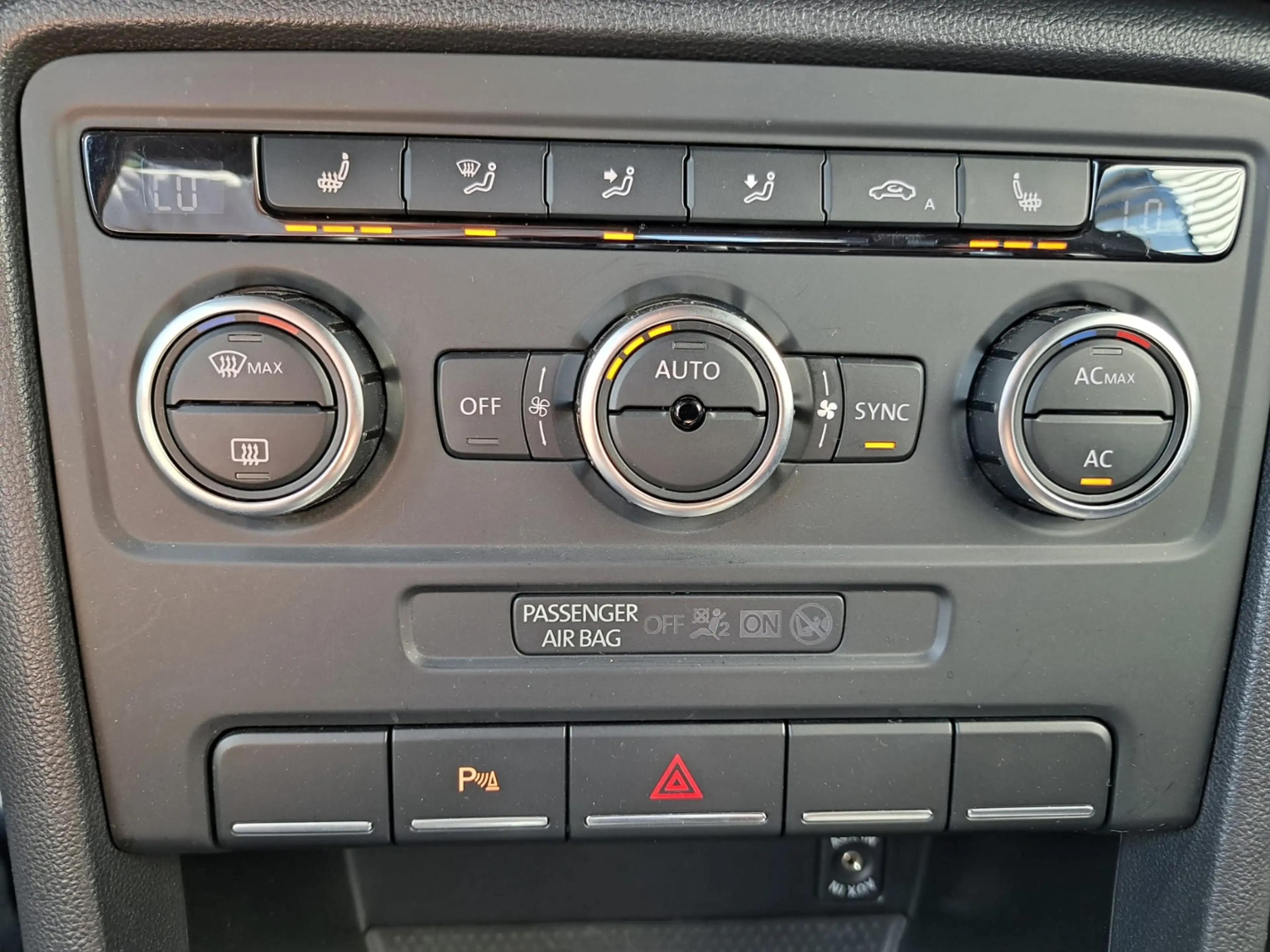 Volkswagen Beetle 2.0 TSI DSG Sport *WINTER PAKET*KOMFORT PAKET 1* — photo 15