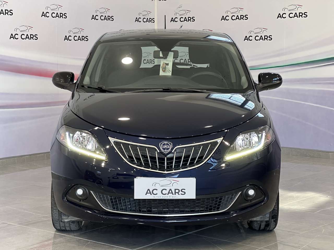 Lancia Ypsilon 1.0 firefly hybrid Silver s&s 70cv