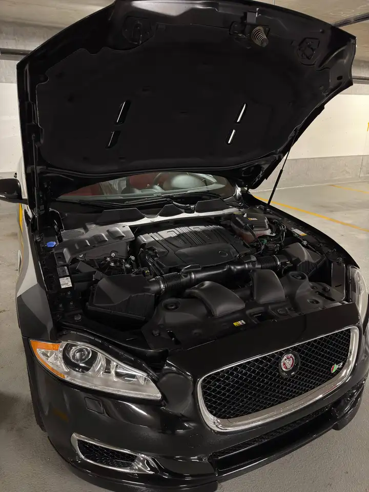 Jaguar XJ снимка Jaguar XJ