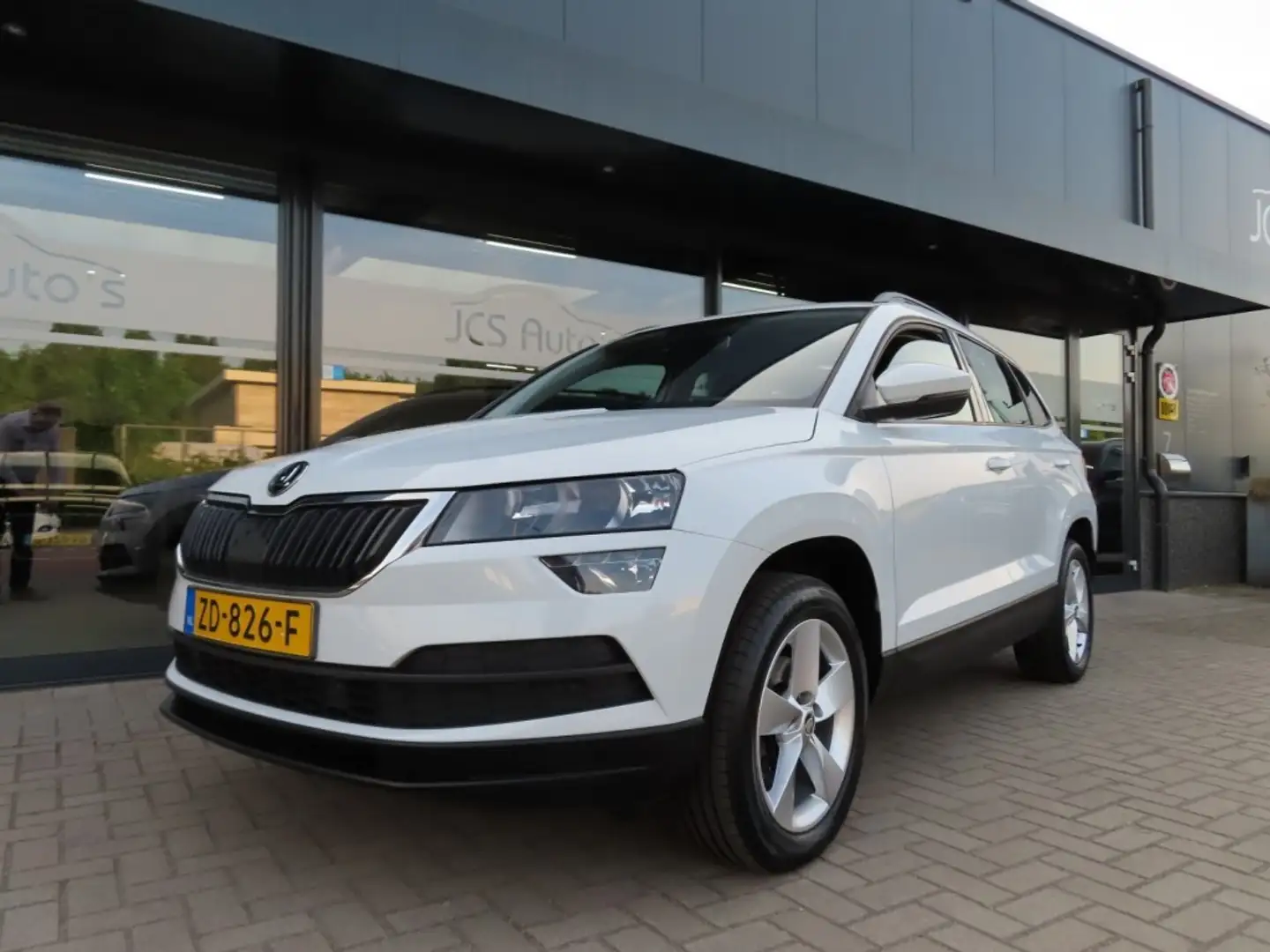 Skoda Karoq 1.5 TSI ACT Ambition Buss Ecc Navi Trekhaak 2019 Blanco - 1
