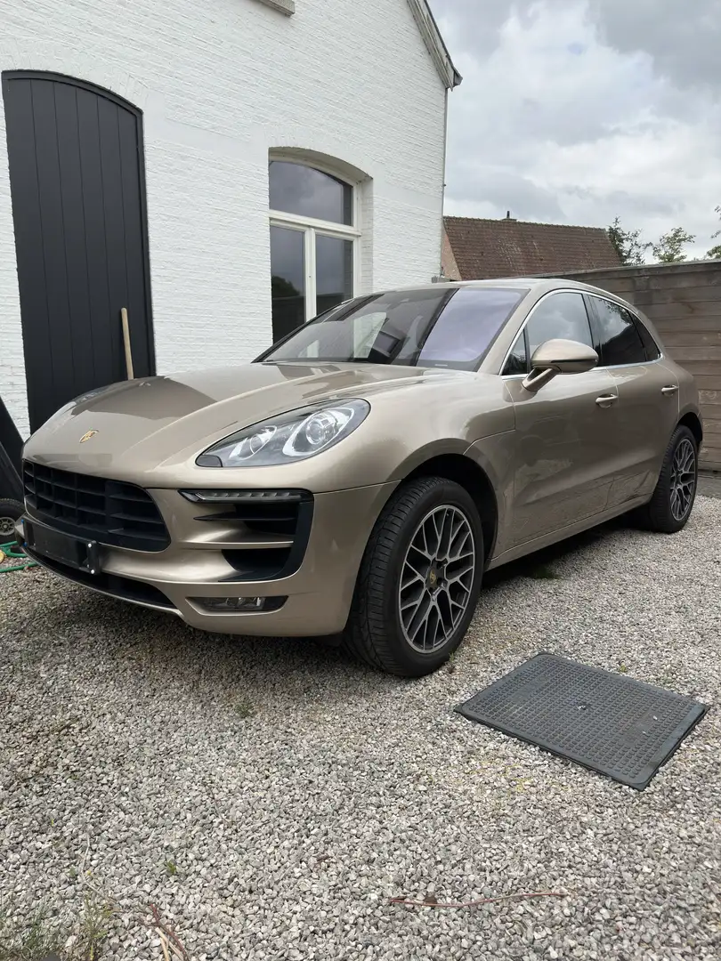 Porsche Macan - 1