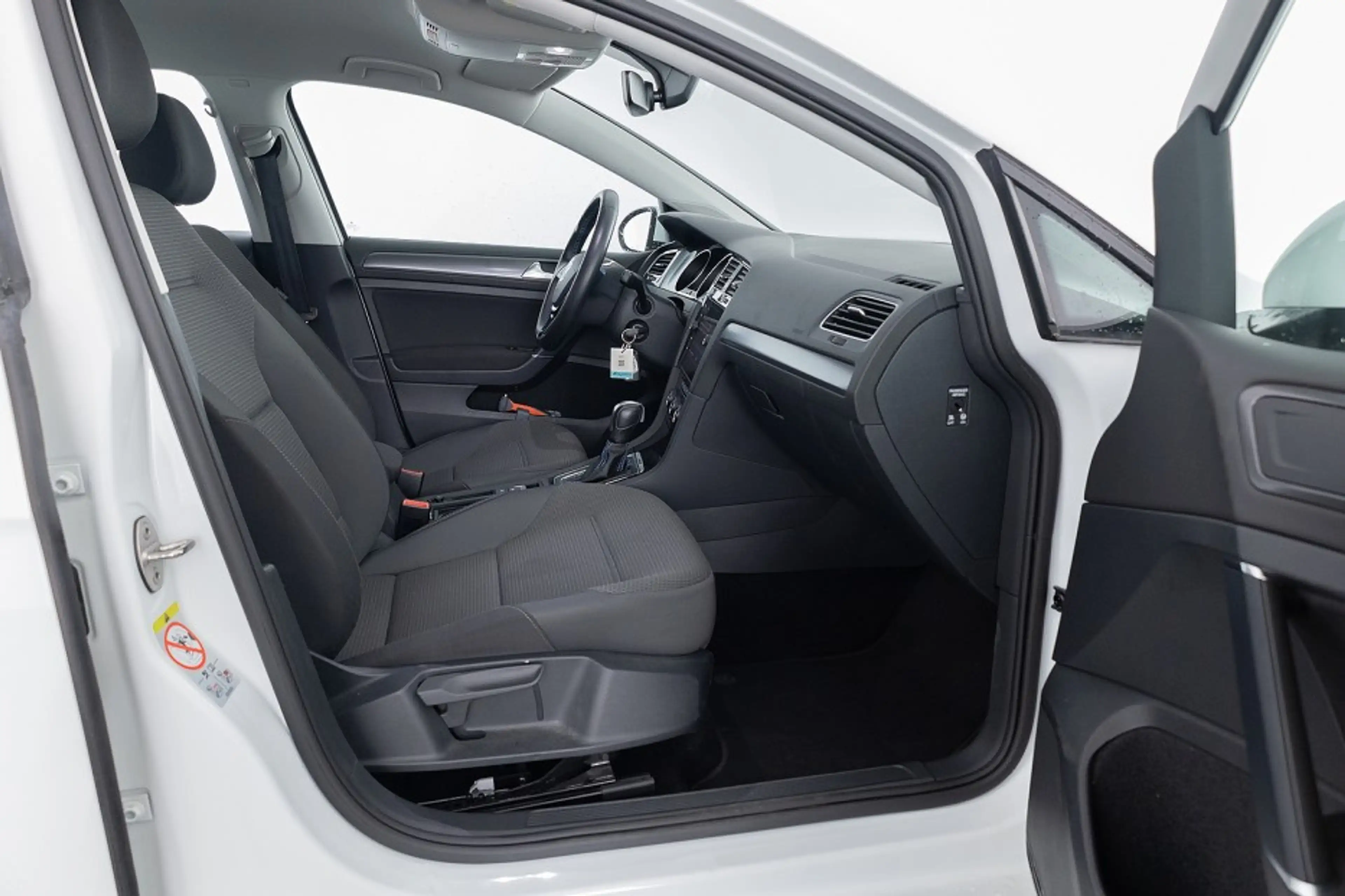 Volkswagen e-Golf E-DITION *SOH 91.96%* LED | VELGEN | NAVI ✅ 1e Eig — photo 7