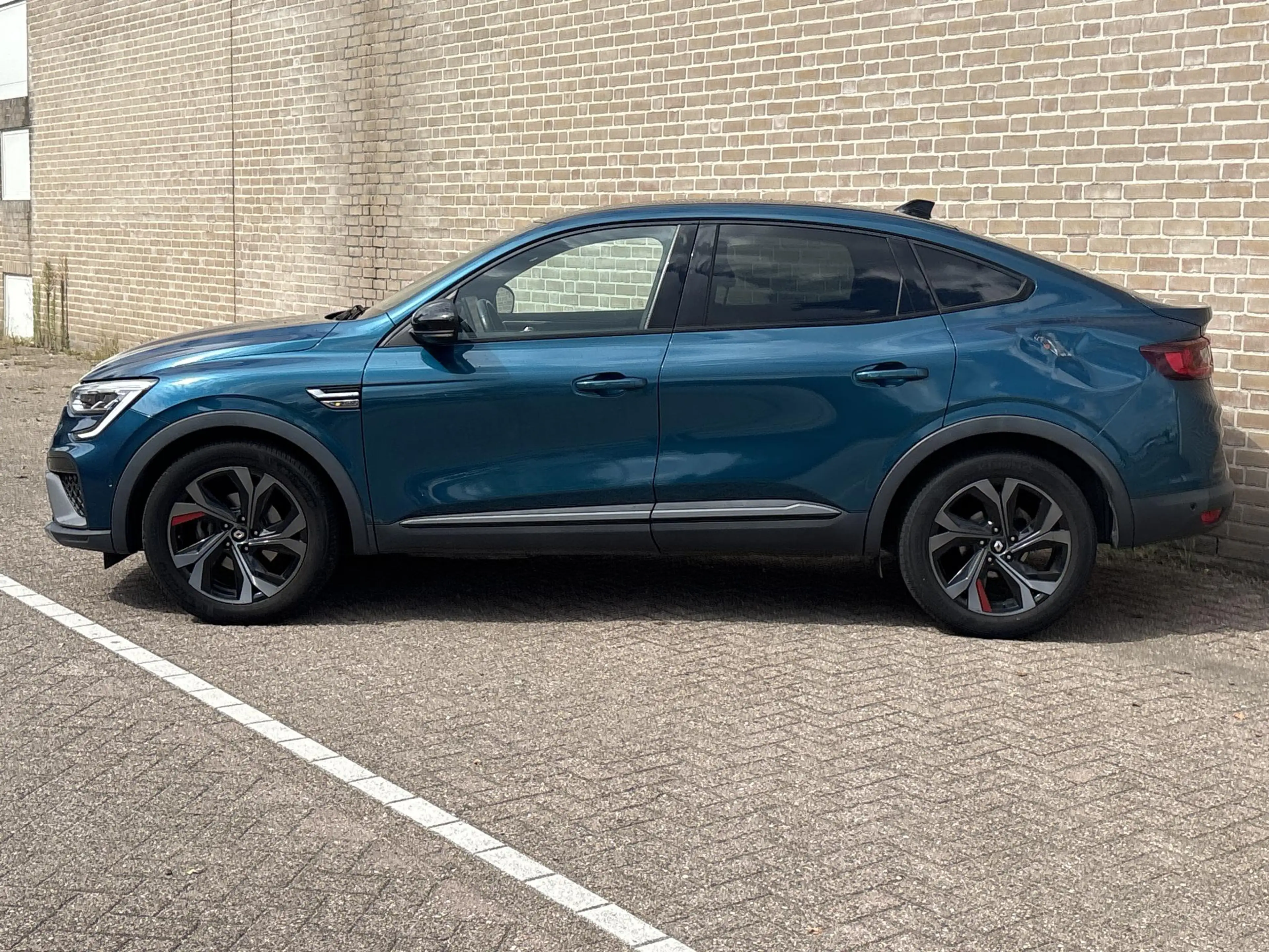 Renault Arkana 1.6 E-Tech Hybrid 145 R.S. Line | € 9.900,- NETTO! — photo 8