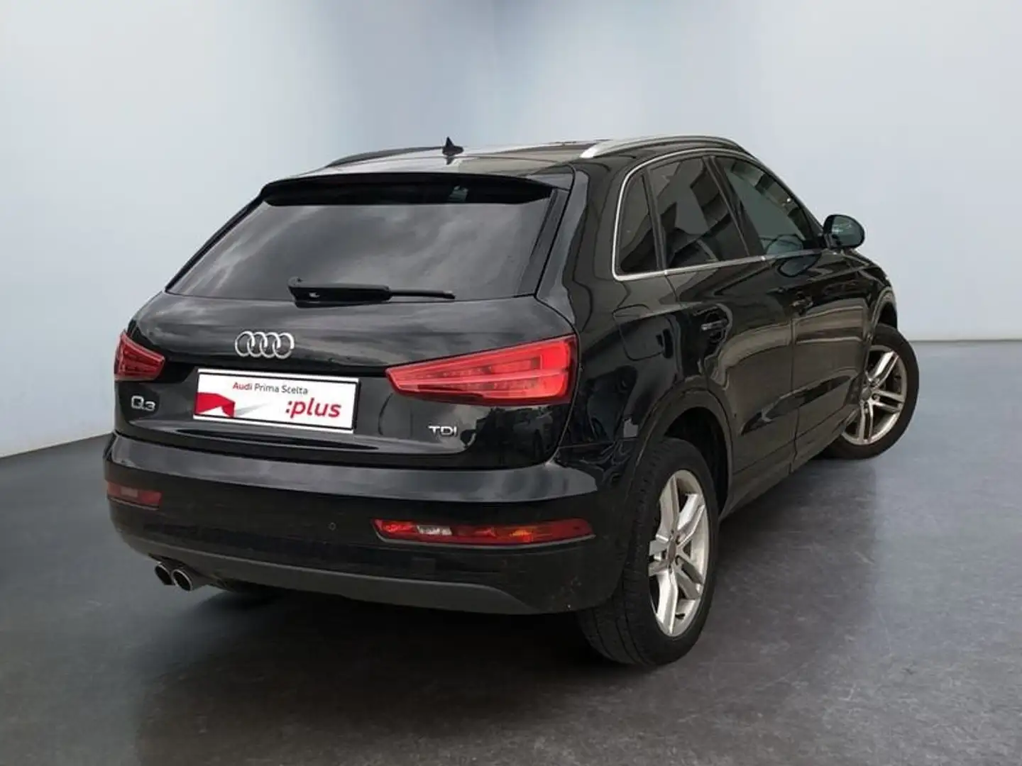 Audi Q3 2.0 TDI 120 CV Sport Noir - 2