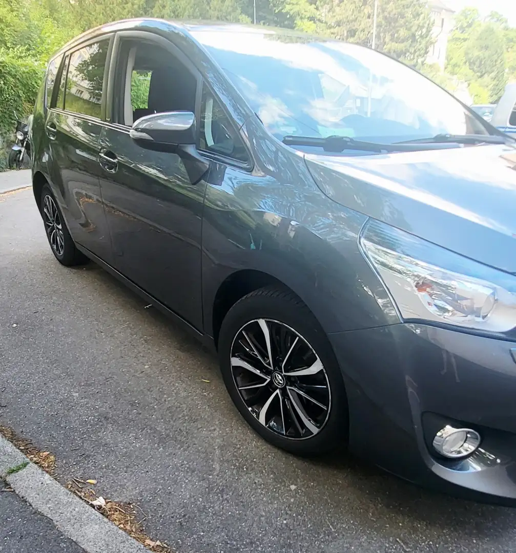 Toyota Verso Verso 1.8 5-SitzerEdition S+ Gris - 2