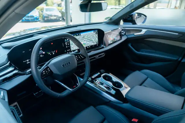 Audi A6 view 13