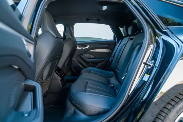 Audi A6 view 15