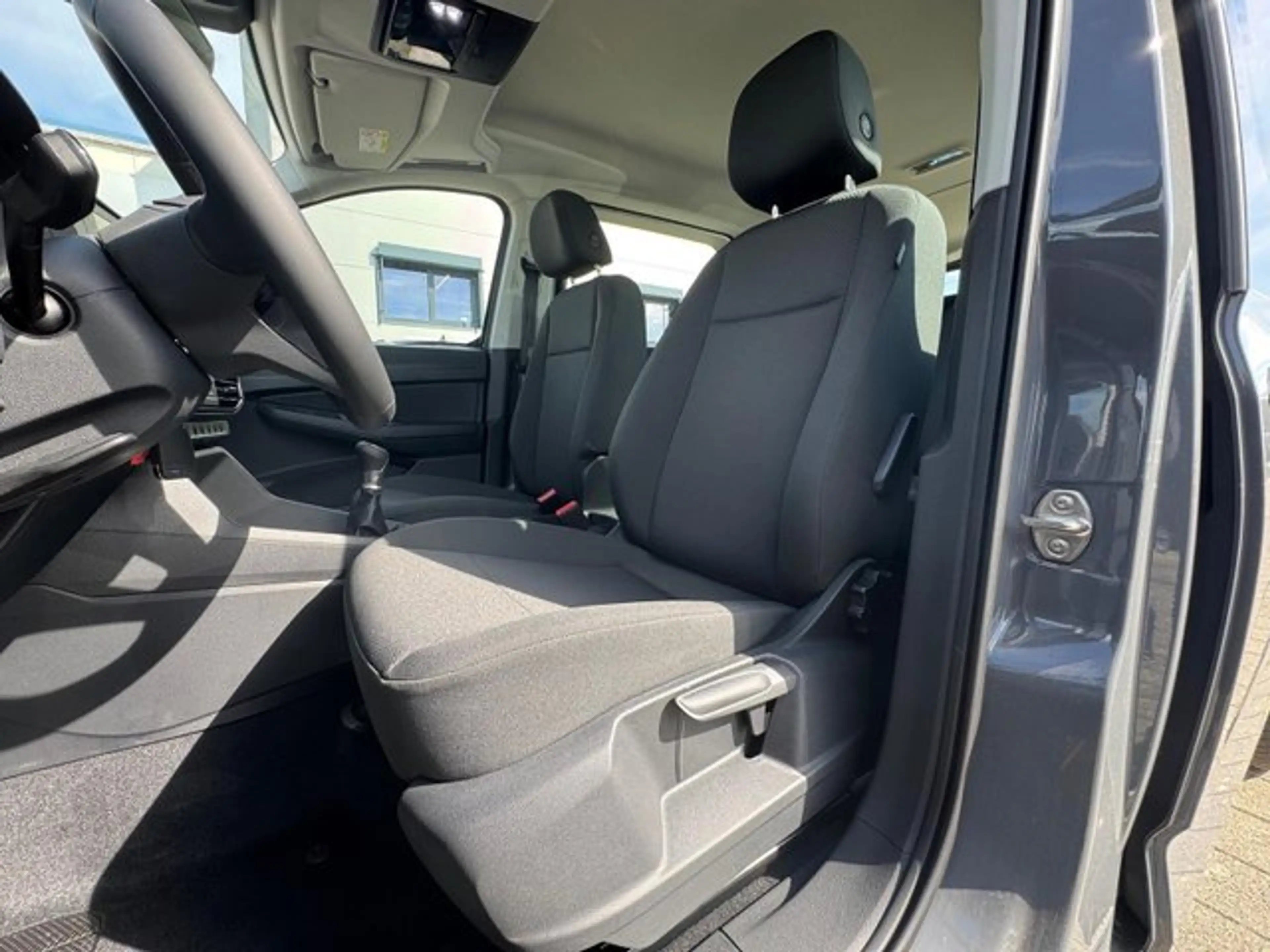 Ford Grand Tourneo Connect Trend — photo 13