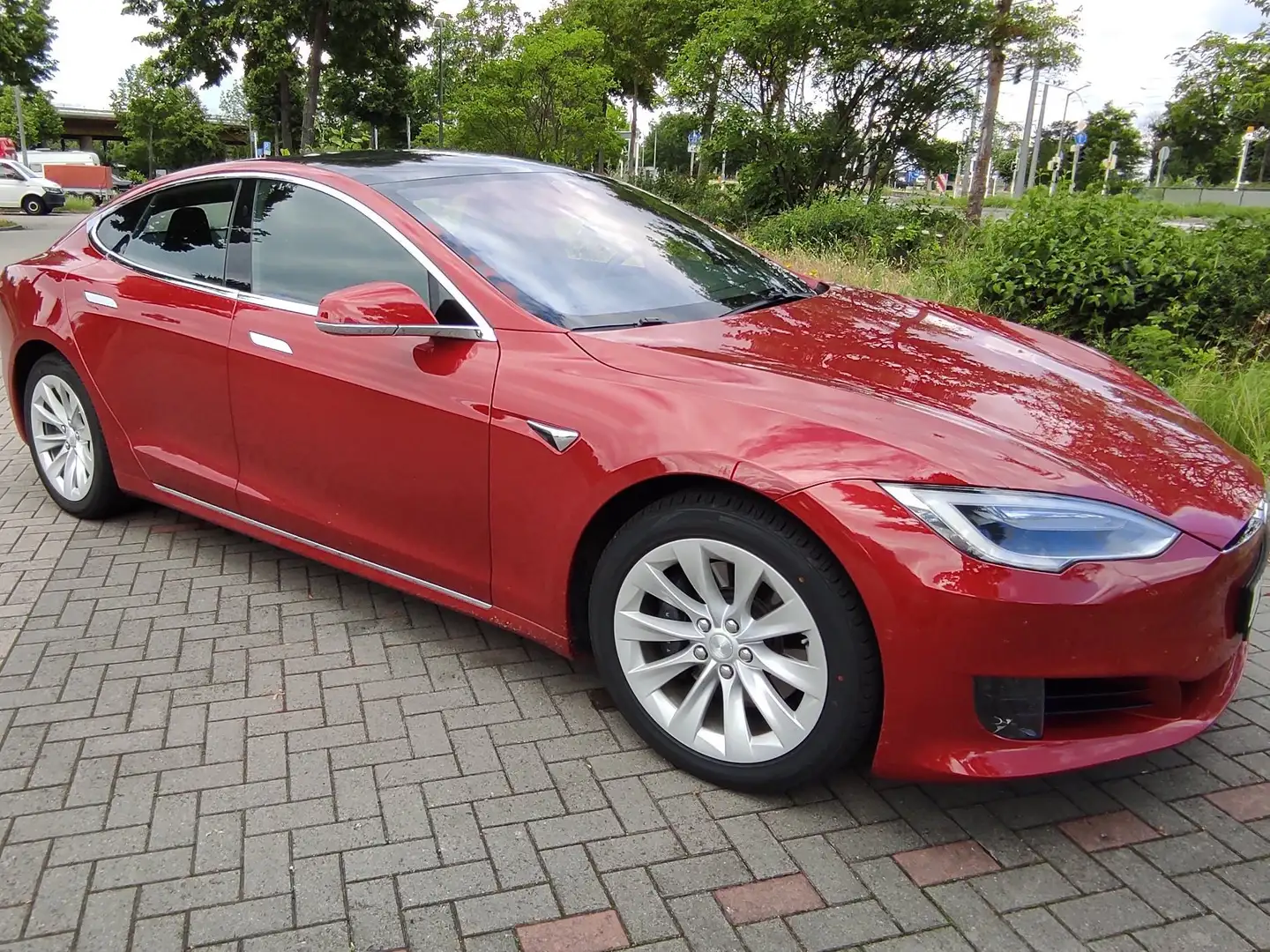 Tesla Model S Model S 75 Panorama MCU 2 AHK Rot - 1