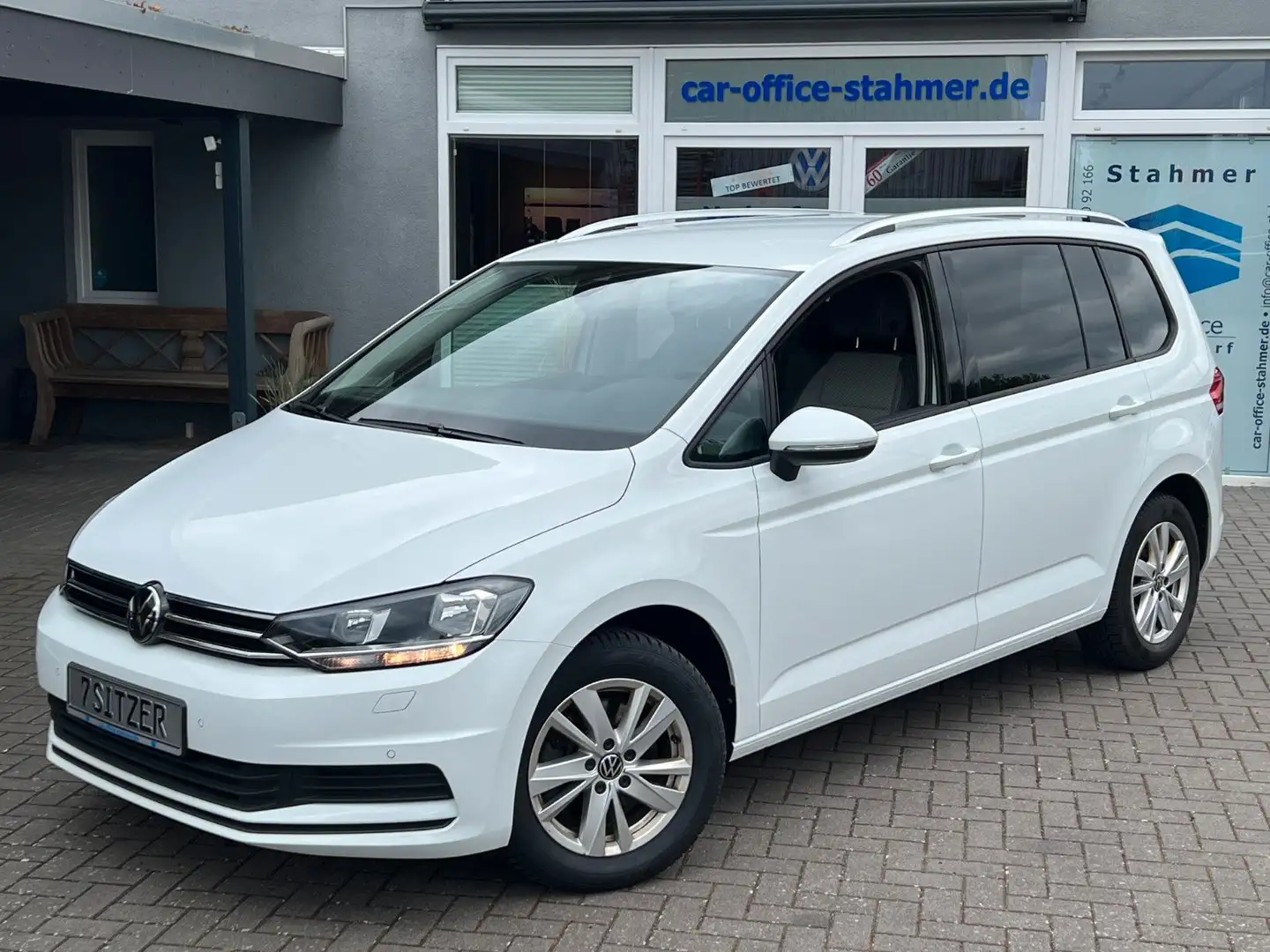 Volkswagen Touran 1.5TSi DSG Aut.*7 Sitze*AHK*RüfK*Navi*GjR Weiß - 2