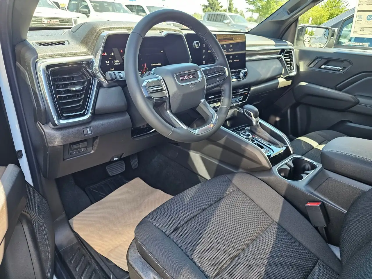 GMC Canyon снимка GMC Canyon