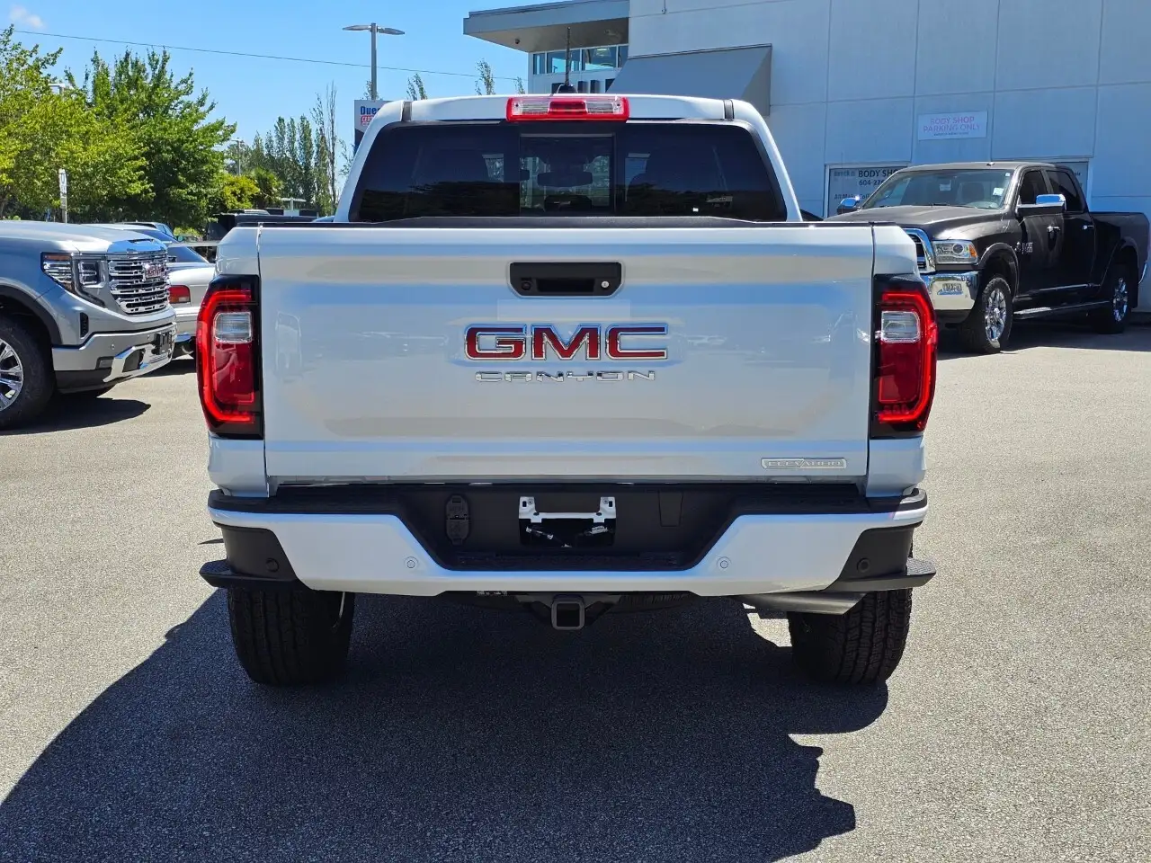 GMC Canyon снимка GMC Canyon