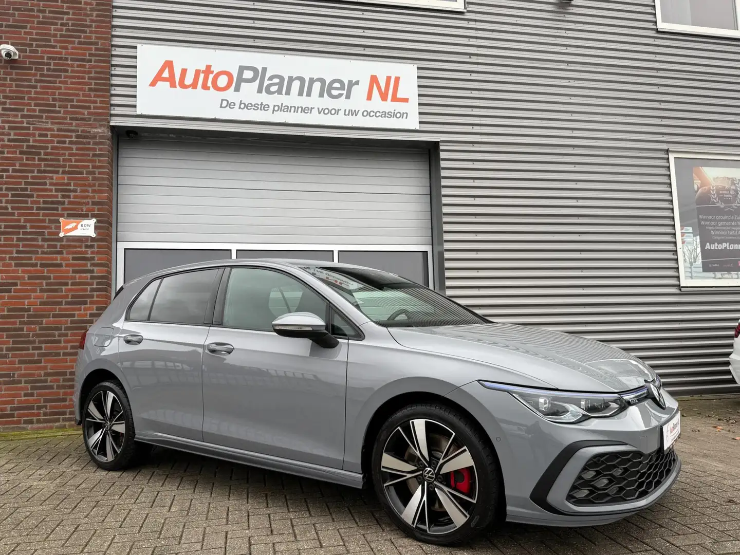 Volkswagen Golf GTE VIII 1.4 eHybrid! Camera! HUD! 1e Eigen.! Grau - 2