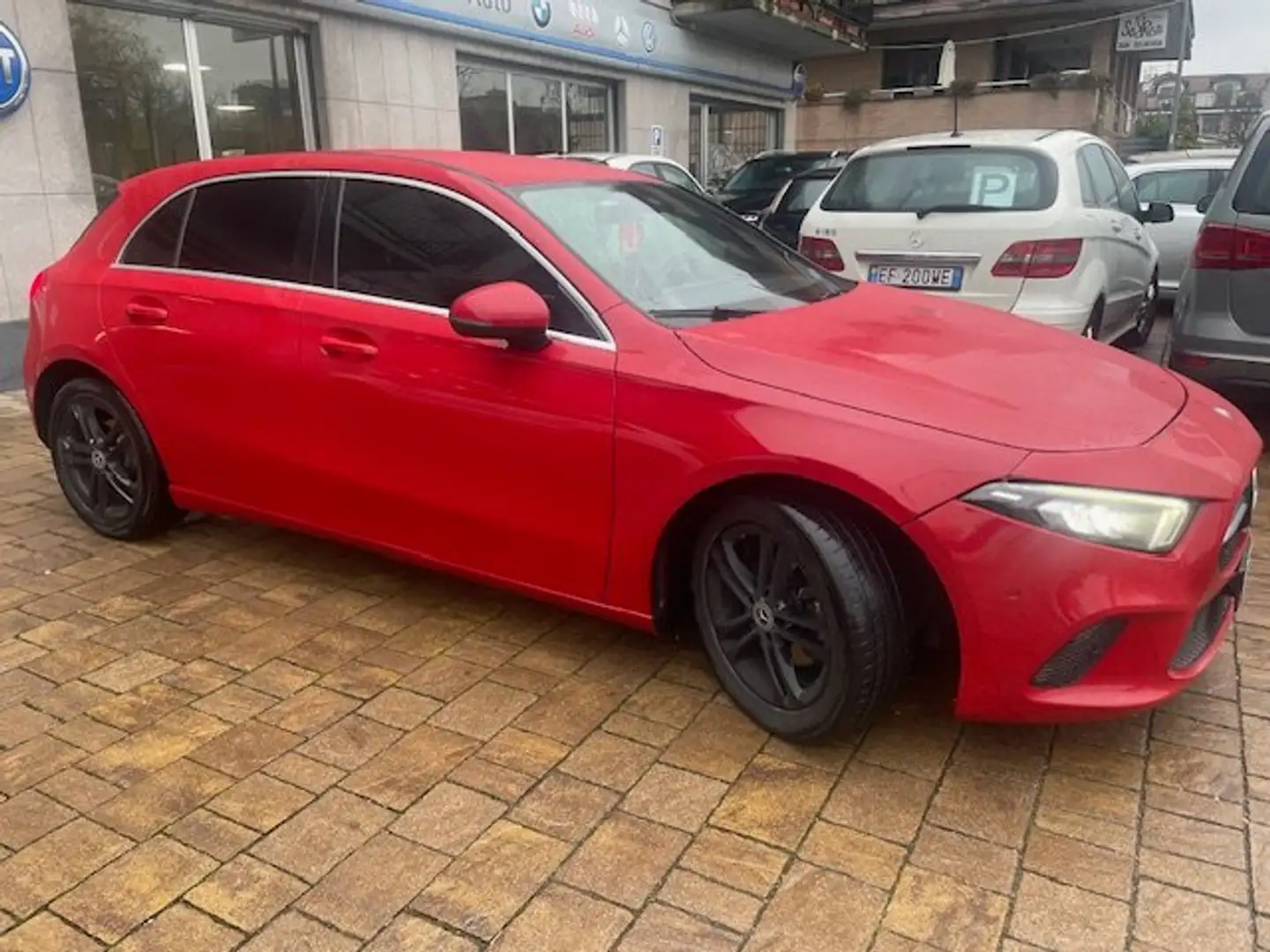 Mercedes-Benz A 180 d Automatic Sport Rojo - 2