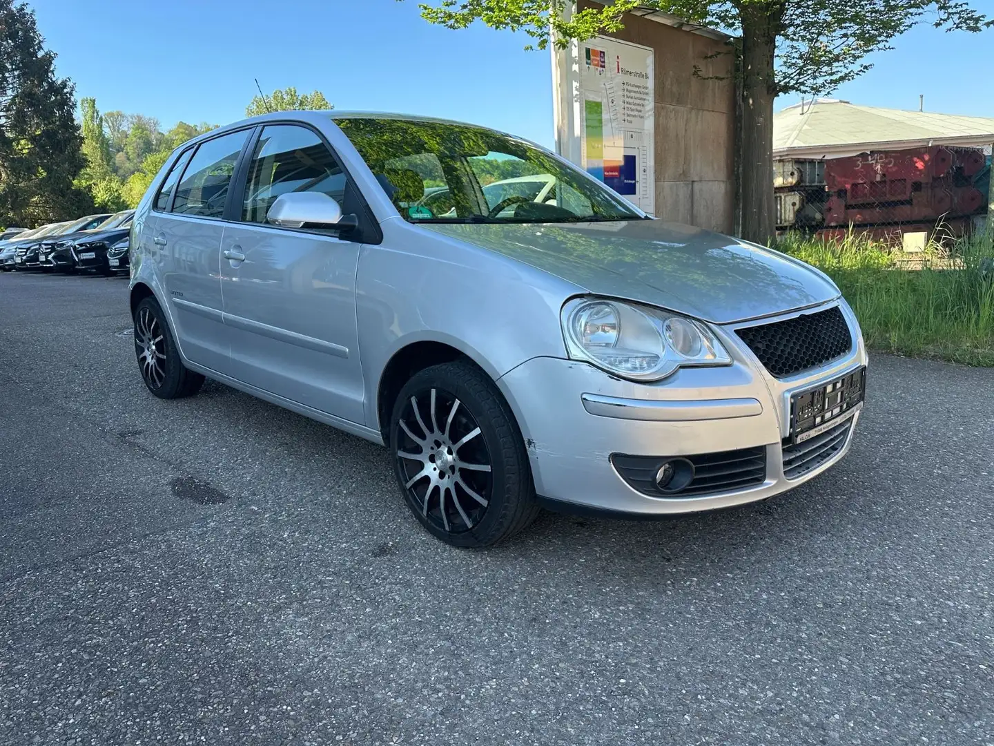 Volkswagen Polo 1.2 United TÜV NEU Klima Plateado - 2