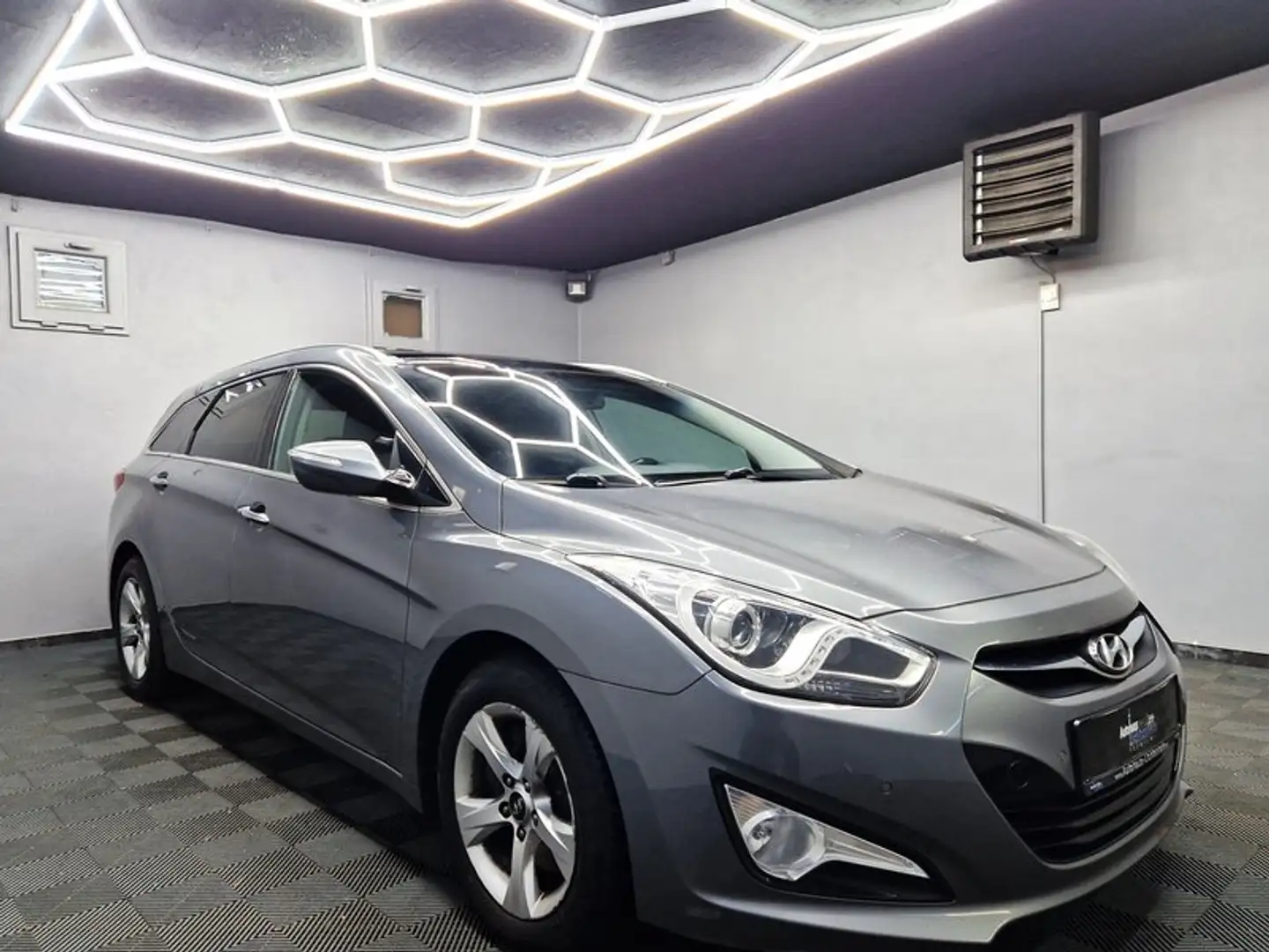 Hyundai i40 Style|AUTOM|PANO|NAVI|SOUND|LM FELGEN Plateado - 2
