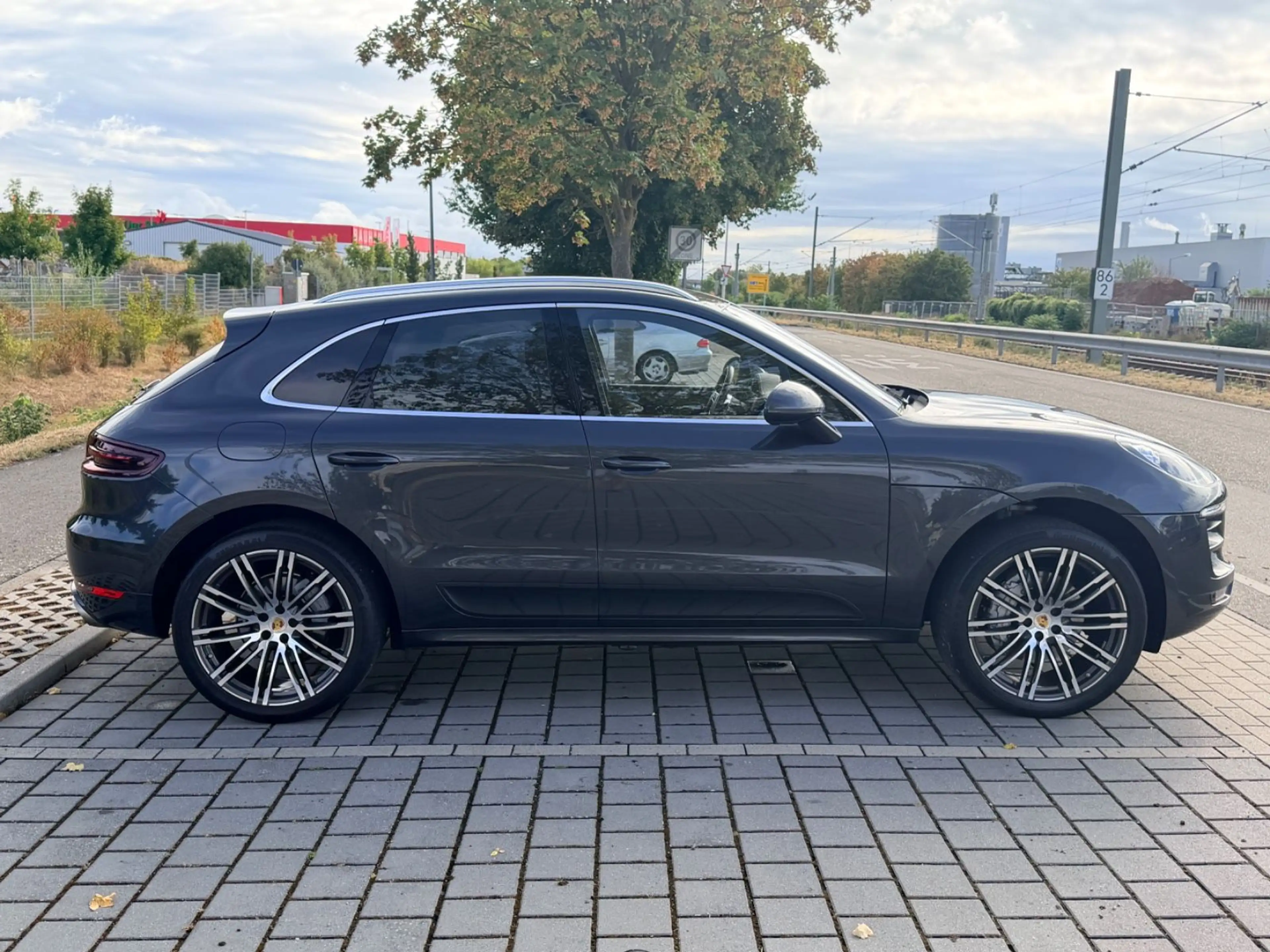 Porsche Macan S Navi*Leder*Xenon*P-Dach*Bose uvm. — photo 8