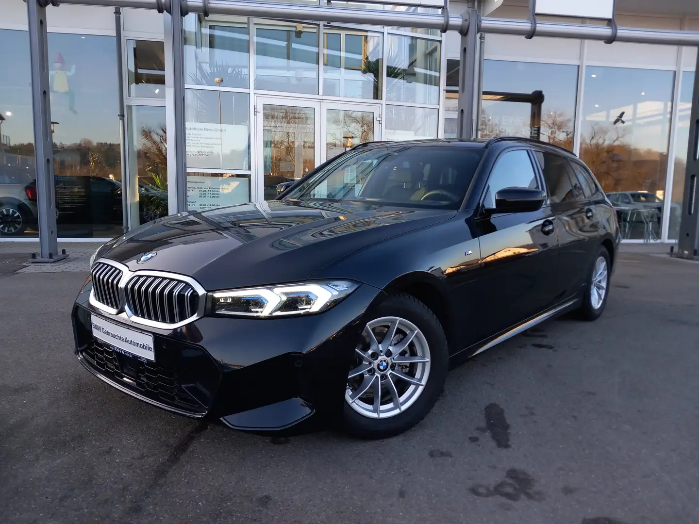 BMW 320 d Touring Aut MSport LED AktGeschreg DriveAss Hifi Noir - 2