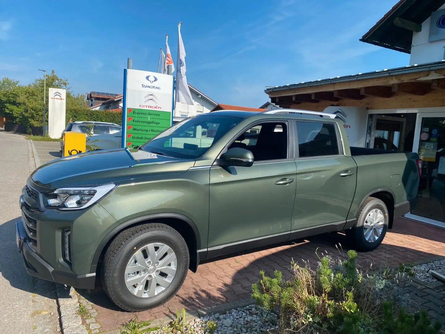 SsangYong Musso Grand Titanium 2.2D 6AT 4WD *AHK*HID*NAVI* Verde - 2