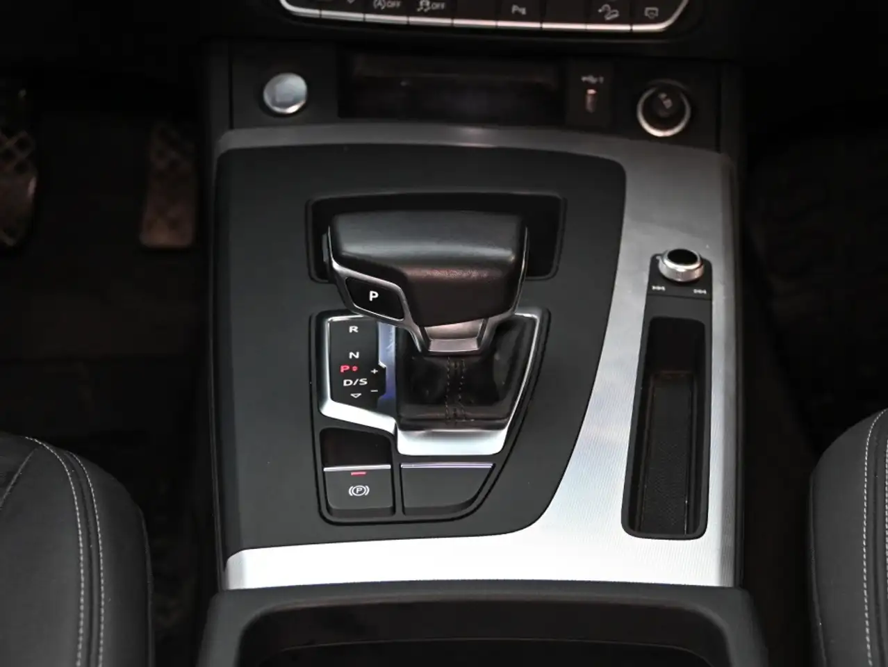 Audi Q5 снимка Audi Q5