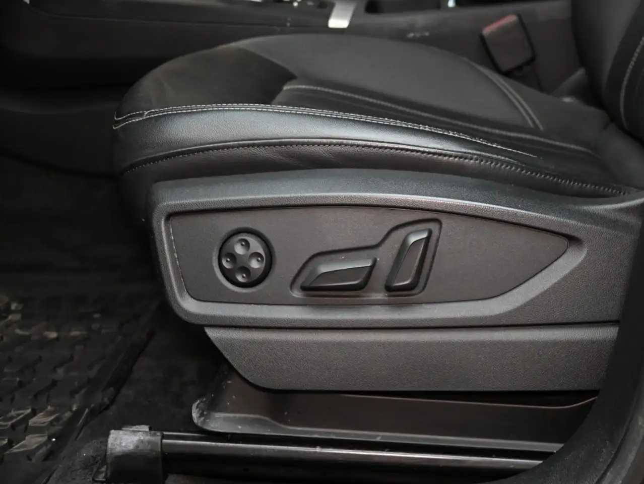 Audi Q5 снимка Audi Q5