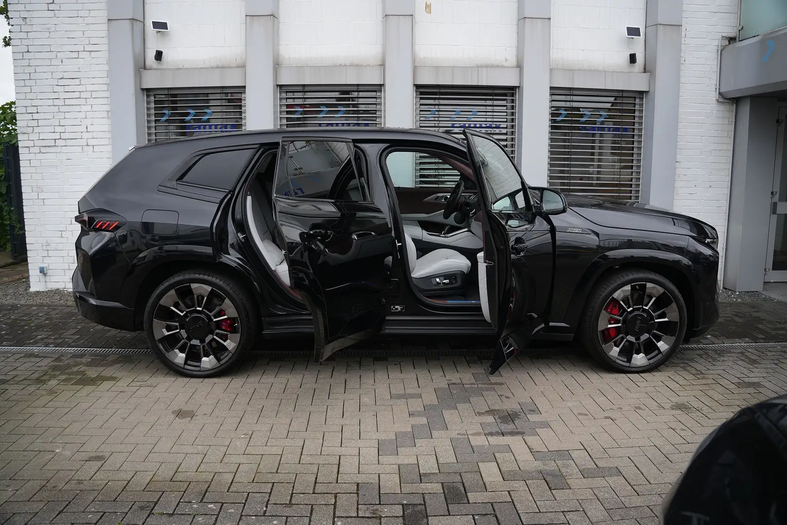 BMW XM BLACK EDITION-ACC-AHK-23M-LEDER SILVERSTONE Fekete - 1