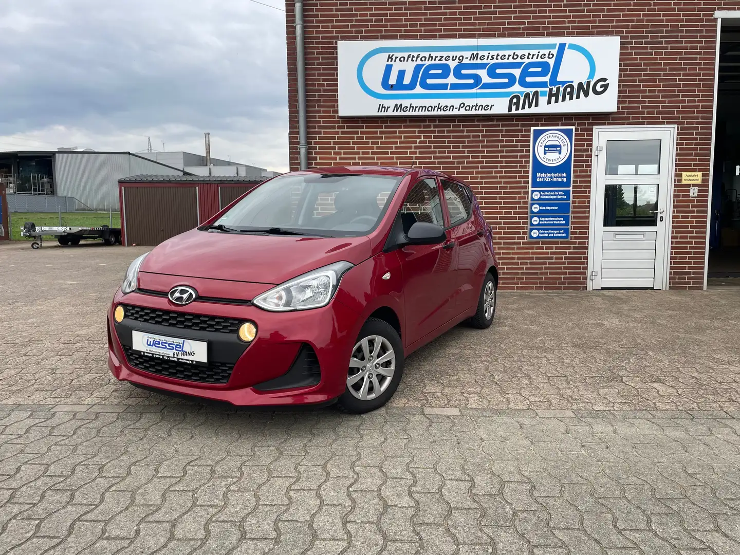 Hyundai i10 *** AKTION *** Reifen und Bremsen NEU !! Rot - 1