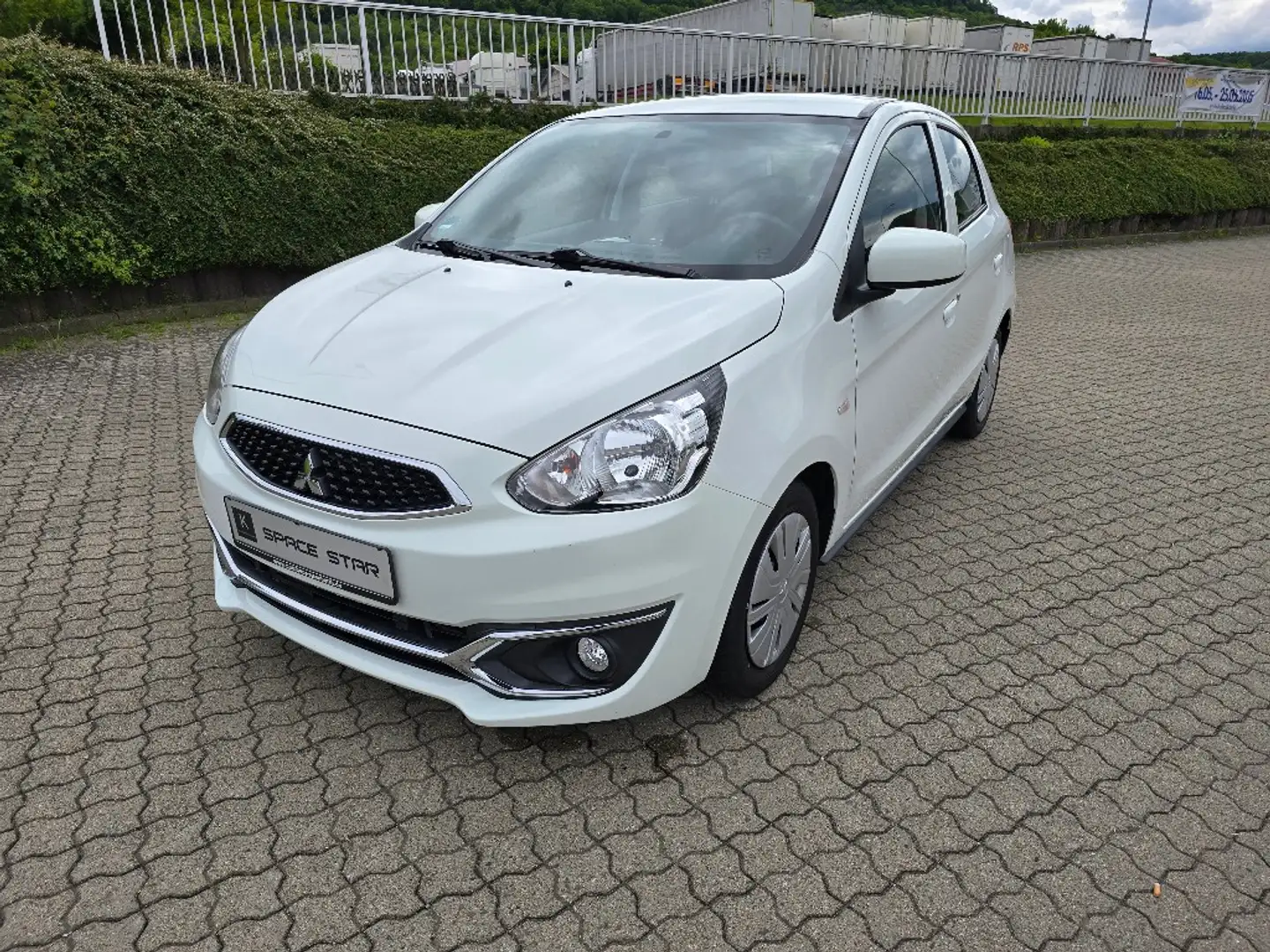 Mitsubishi Space Star Diamant 1.0 MIVEC 5-Gang Weiß - 1