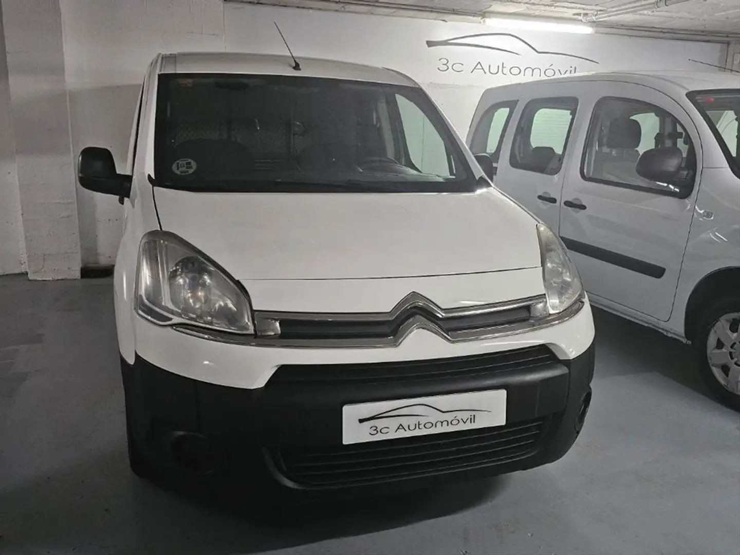 Citroen Berlingo 1.6 HDi 90 Attraction Weiß - 1