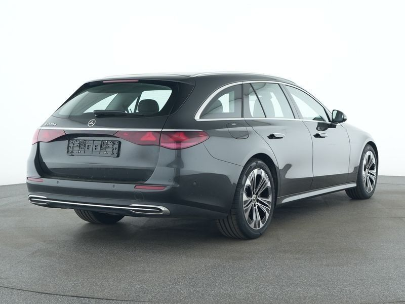 Mercedes-Benz E 220 T d AVANT-ADV DISTR AHK KEYLG SPUR+TOT VZA — photo 4
