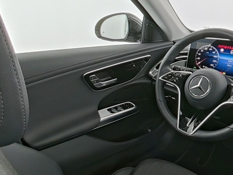 Mercedes-Benz E 220 T d AVANT-ADV DISTR AHK KEYLG SPUR+TOT VZA — photo 6