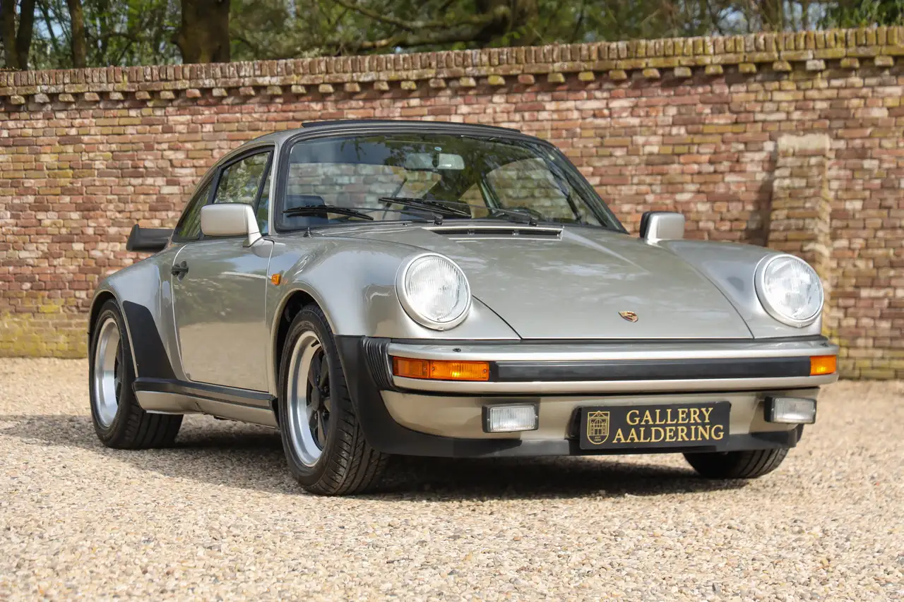 Porsche 930 3.3 Turbo "Equipped with Sonderwunsch options", foto 10