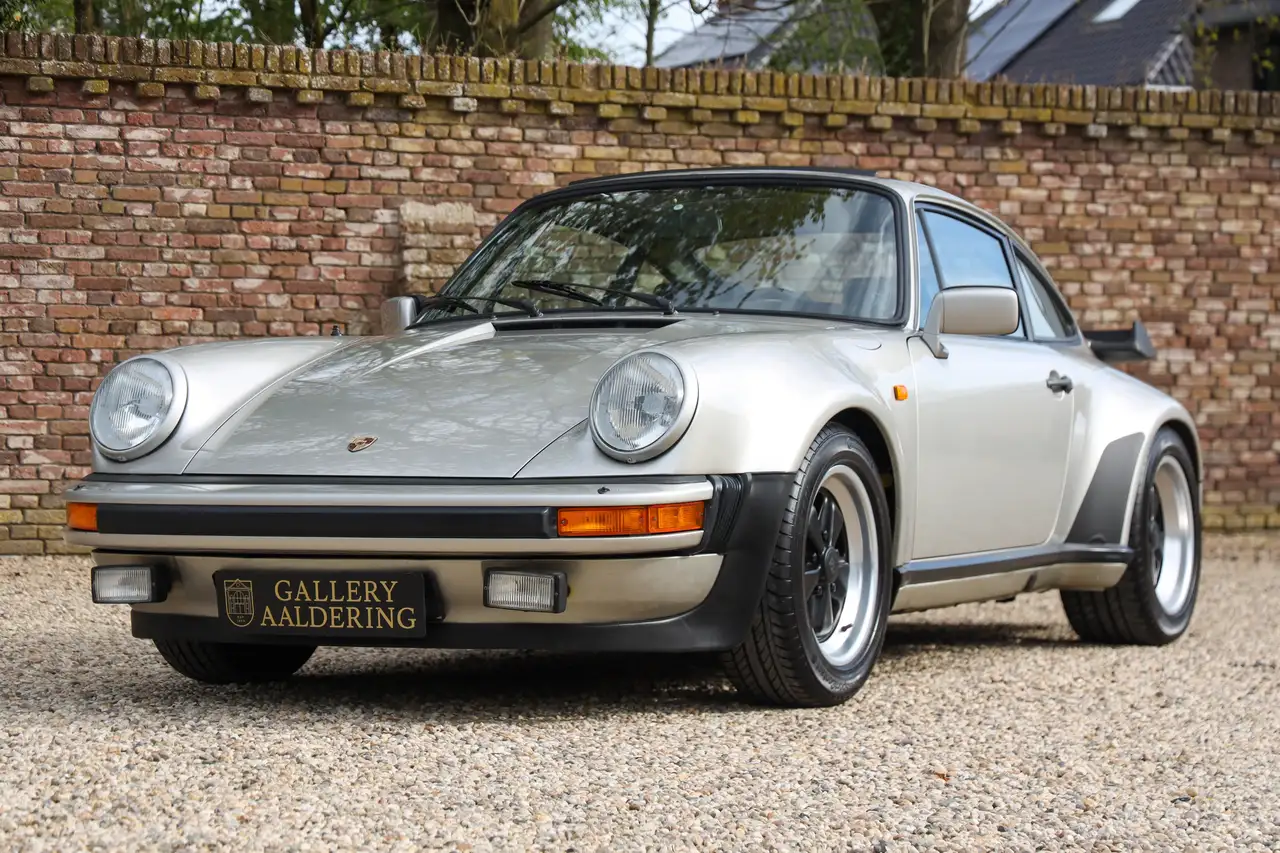 Porsche 930 3.3 Turbo "Equipped with Sonderwunsch options", foto 1