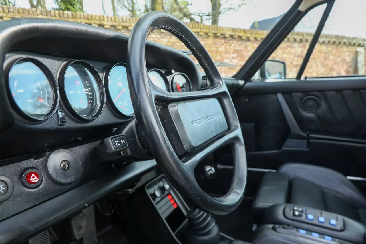 Porsche 930 3.3 Turbo "Equipped with Sonderwunsch options", foto 9