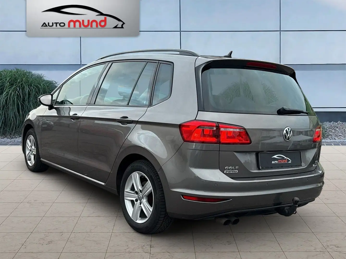 Volkswagen Golf Sportsvan 1.4 TSI DSG*AHK*Panorama*Navi Gris - 2