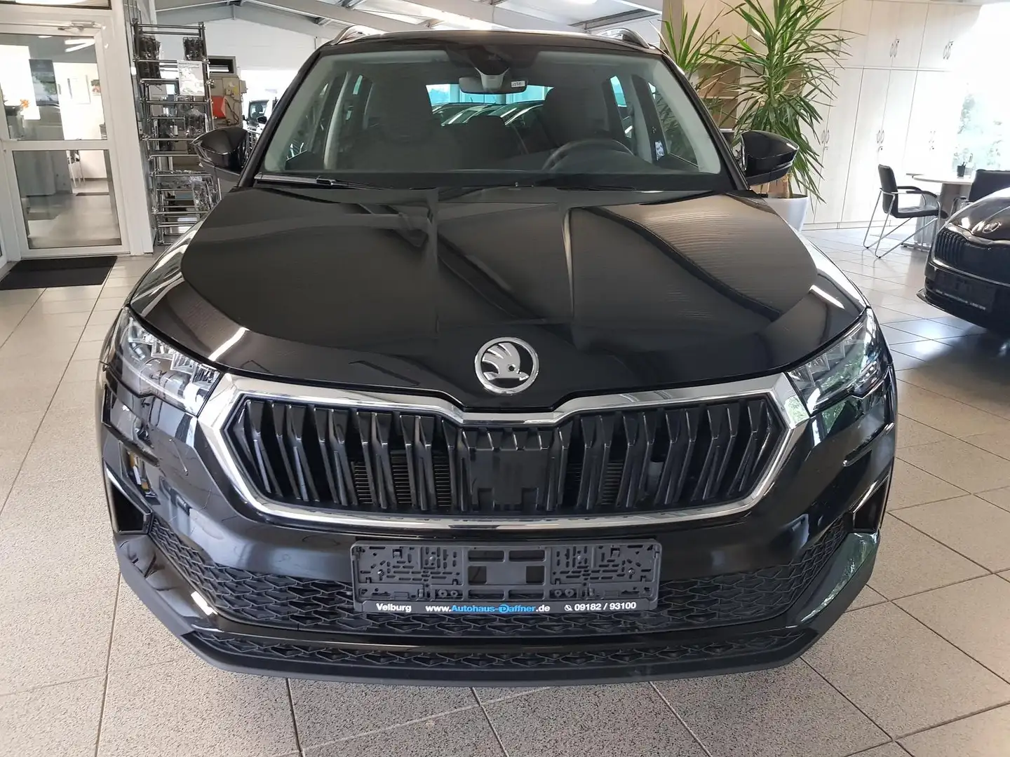 Skoda Karoq TSI DSG SELECTION Sitzhez LED PDC ACC Schwarz - 2