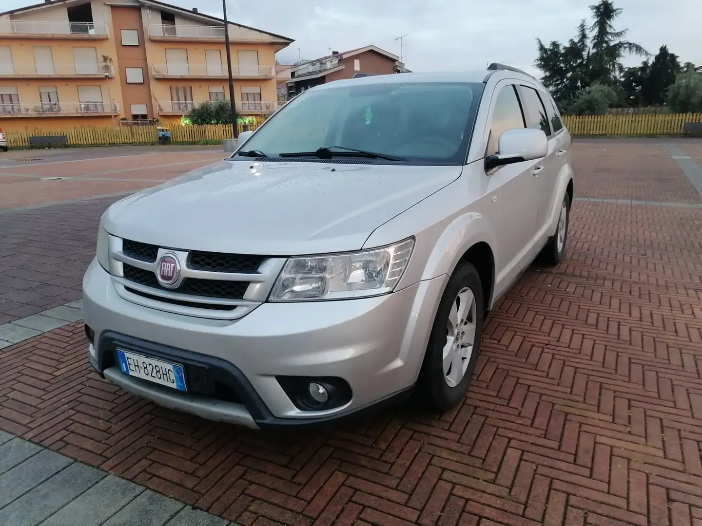 Fiat Freemont 2.0 mjt 16v Urban 140cv Argintiu - 1