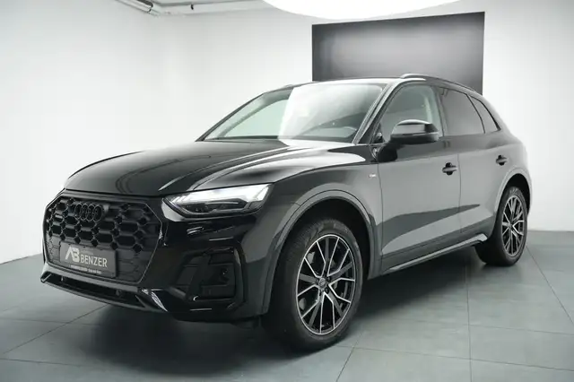 Audi Q5 view 4
