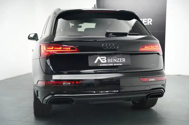 Audi Q5 view 8