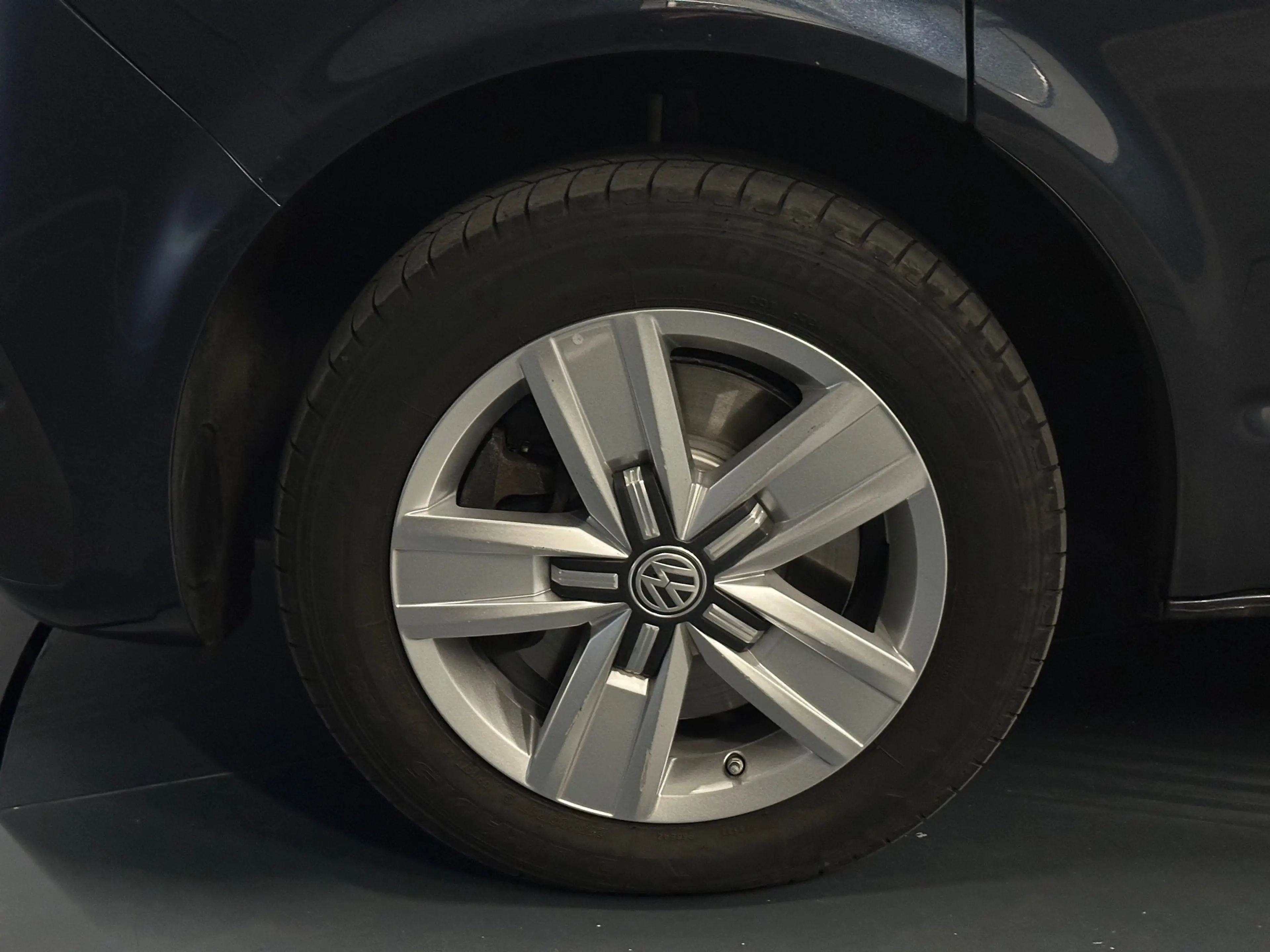 Volkswagen T6.1 Multivan Highline 4Motion*LEDER*Holz-Boden*KAMERA*Kindersit — photo 9